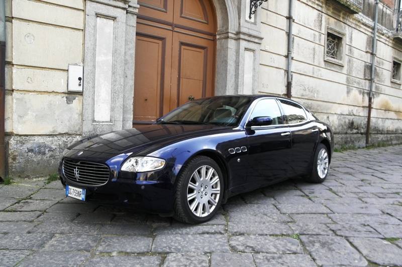 Maserati quattroporte blu nott