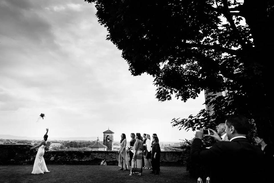 Lancio del bouquet in terrazza