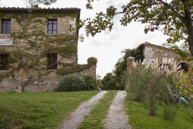 Facciata casale