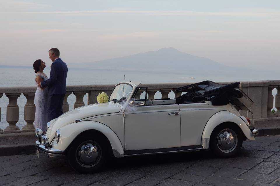 Maggiolino cabrio bianco