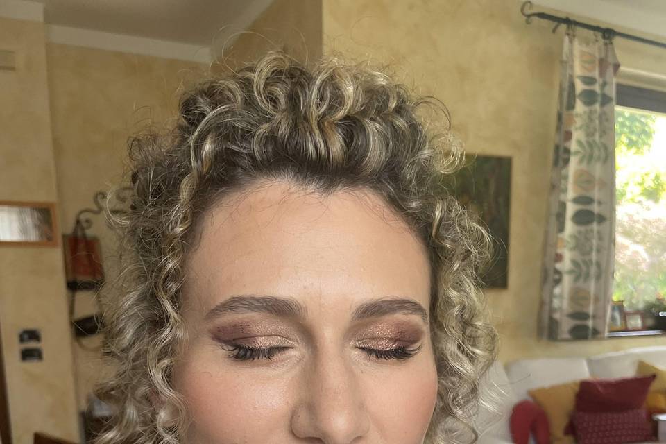 Make up toni caldi