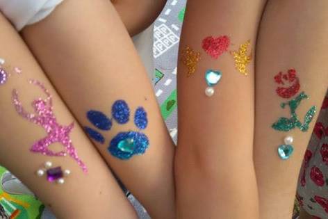 Glitter tatoo