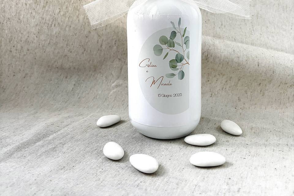 Bottiglia con olio evo pugliese