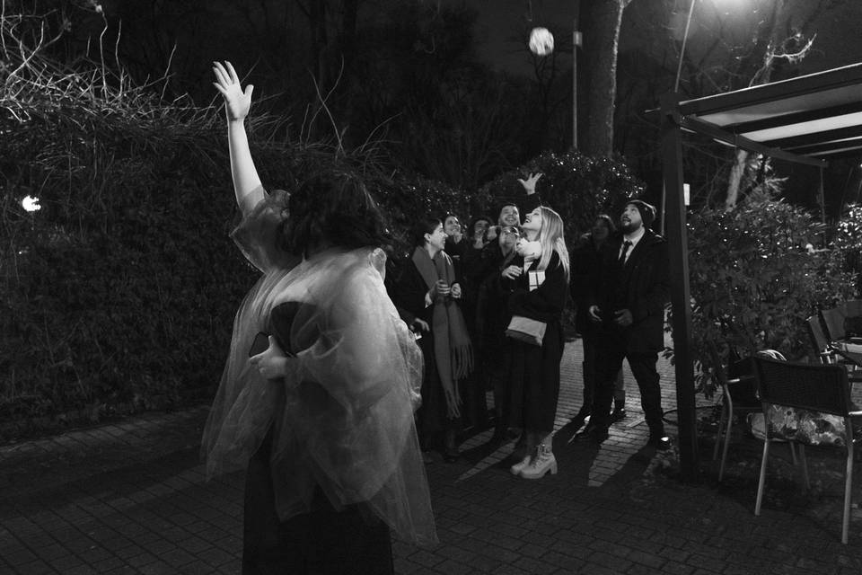 Foto-Matrimonio,LancioDeiFiori
