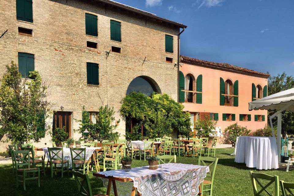 Giardino fronte - Aperitivo