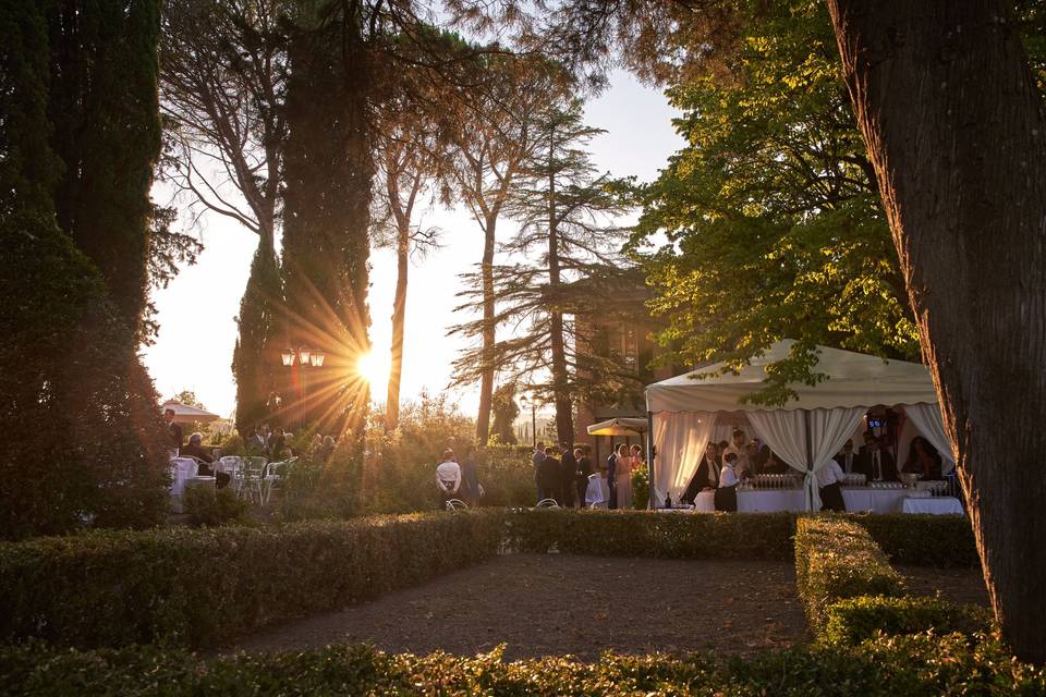 Aperitivo in giardino