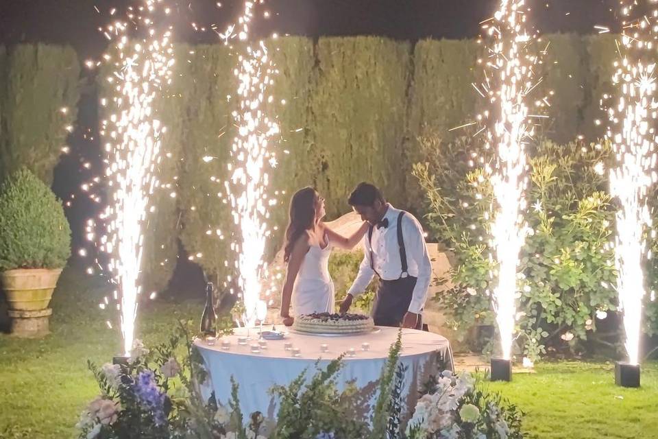 Torta con fontane luminose
