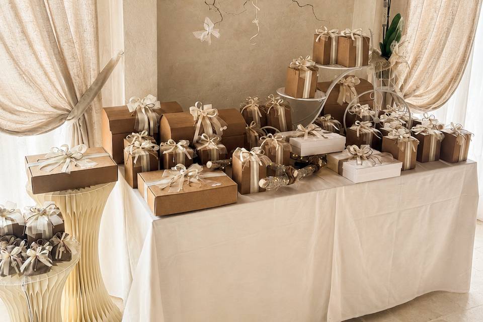 Allestimento tavolo bomboniere