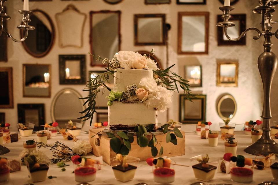 Buffet di dolci con torta