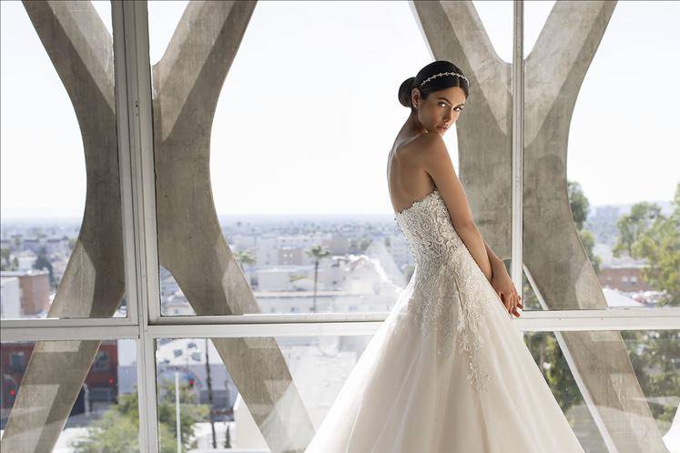 Leigh Pronovias