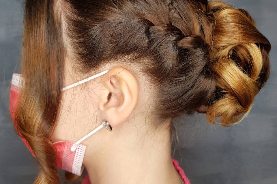 Chignon con treccia laterale