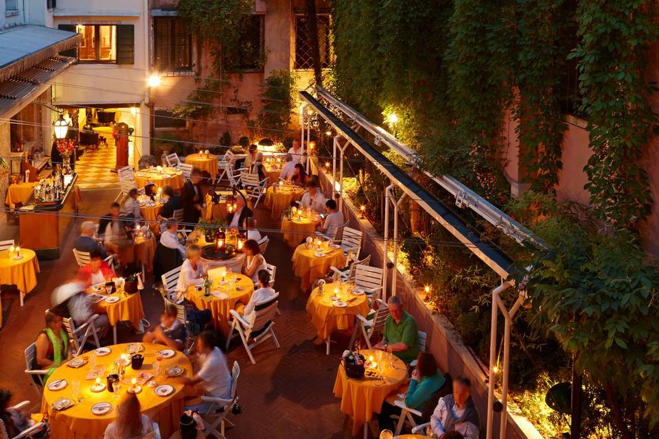 Hotel Saturnia & International