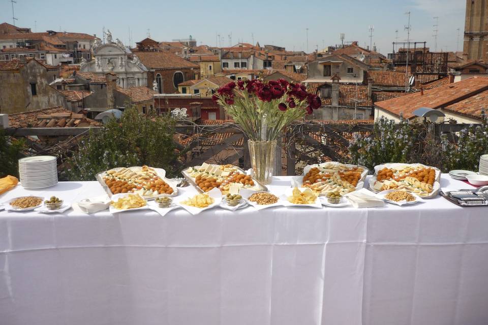 Allestimento buffet terrazza