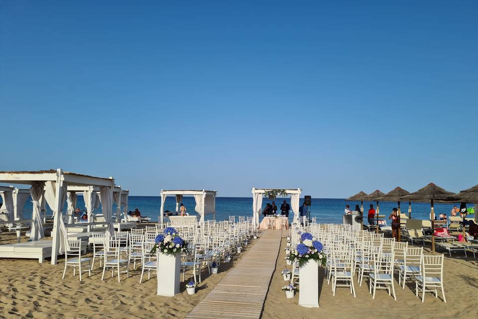 Celebrazione in spiaggia