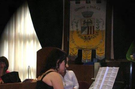 Daniela al pianoforte