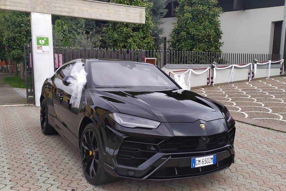 Lamborghini urus nero