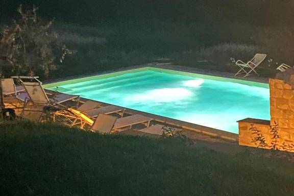 Piscina di notte