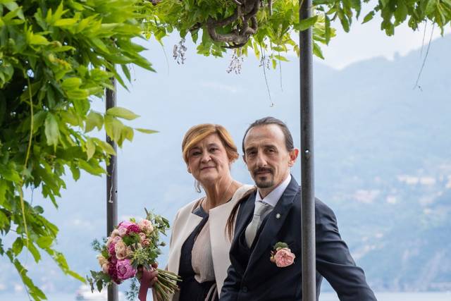 Gli sposi sul lago di Como