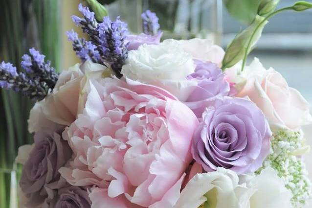 Bouquet peonie e lisianthus