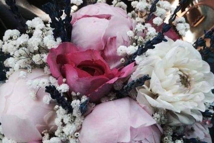 Bouquet peonie e rose inglesi