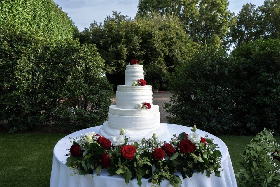 Torta-fiori-sposi