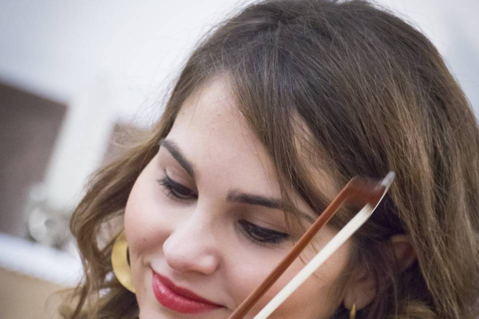 Silvia- Violinista