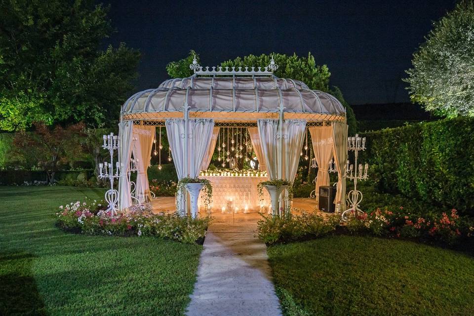 Gazebo con torta