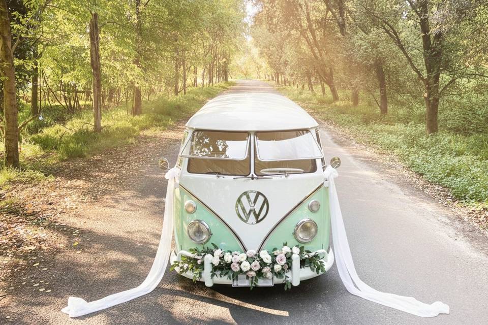 Romantic bus