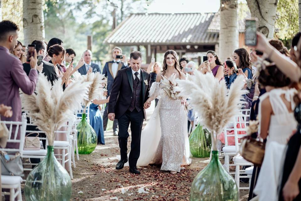 Bride arrival