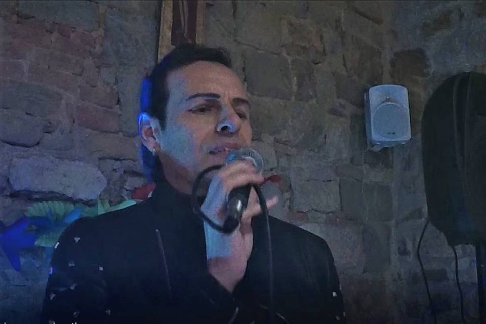 Riccardo cantante tastierista