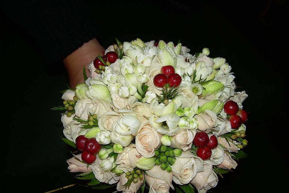 Bouquet bouvardia e roselline