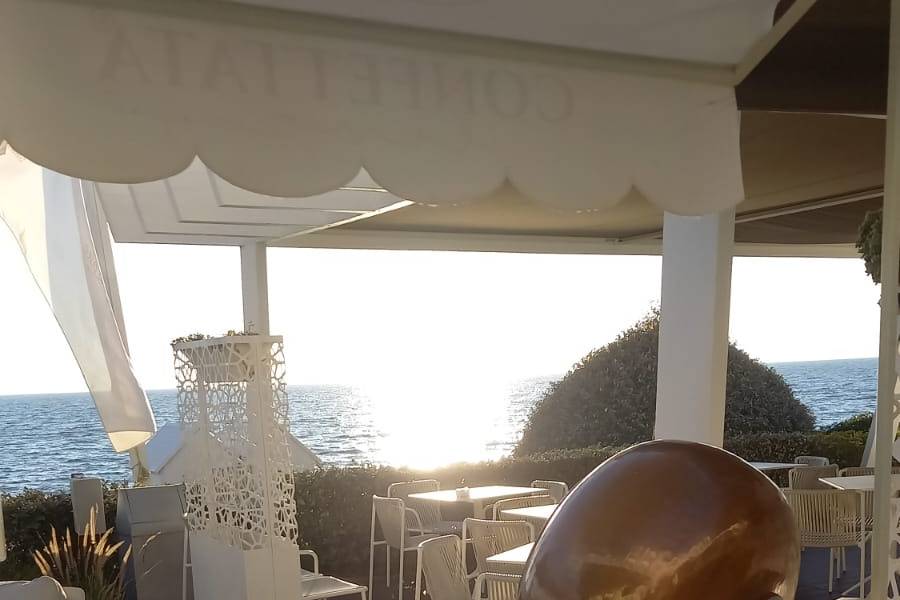 Confettata live vista mare