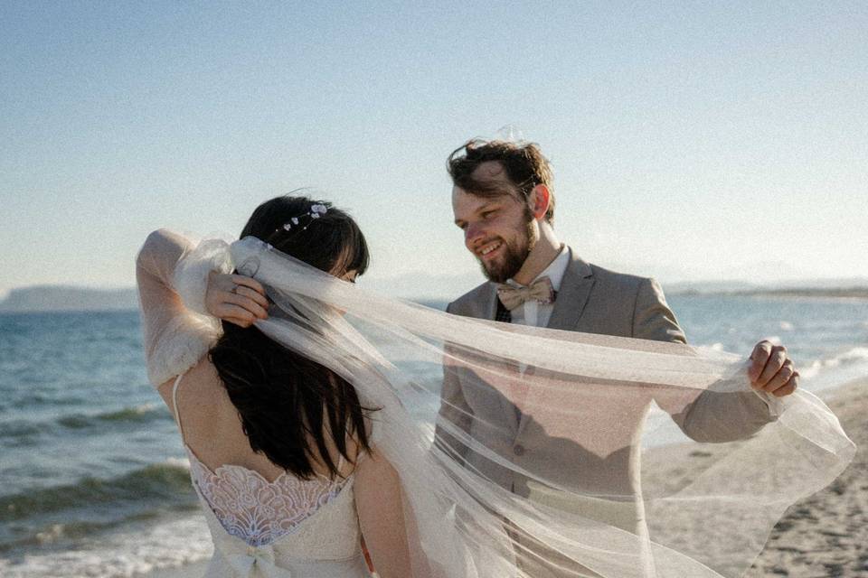 Uno shooting in spiaggia