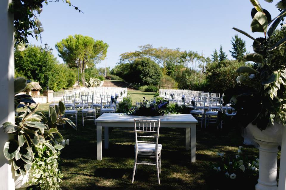 Cerimonia simbolica in villa