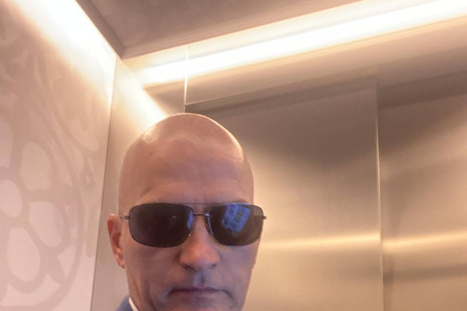 Aspettando l'ascensore
