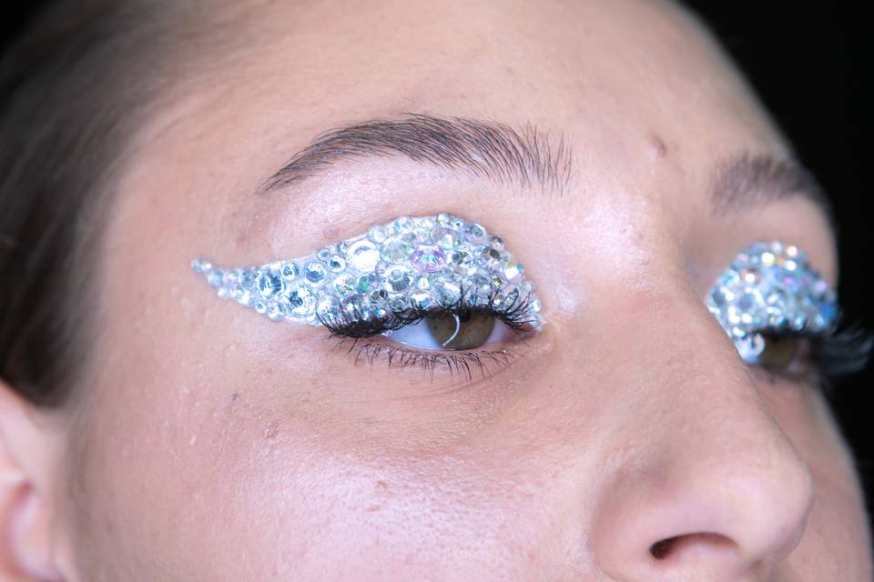 Glam glitter make-up