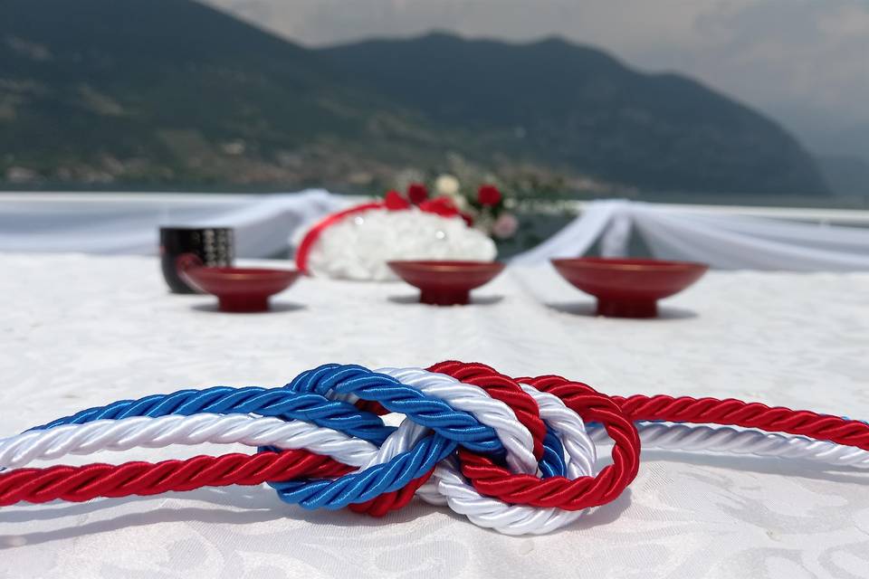 Handfasting vista lago