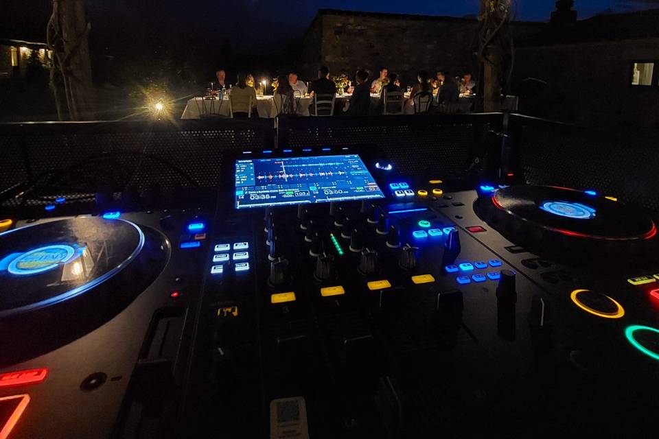 Dj Set Dinner
