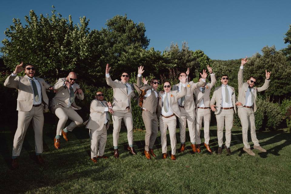 Crazy groom’s team