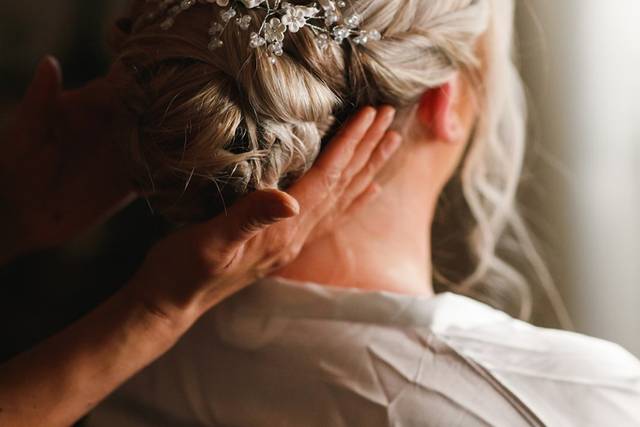 Wedding make-up and hairstyles