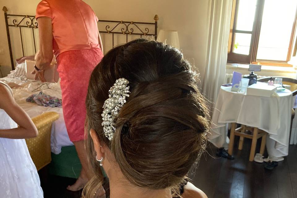 Wedding make-up and hairstyles