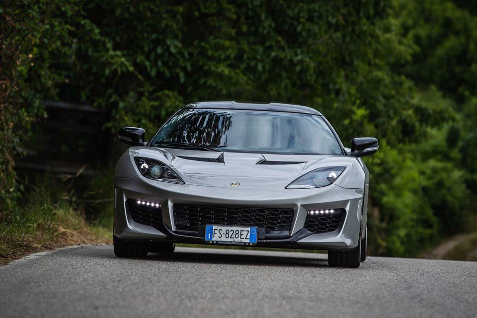 Lotus evora 400