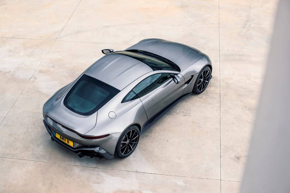 Aston martin new vantage