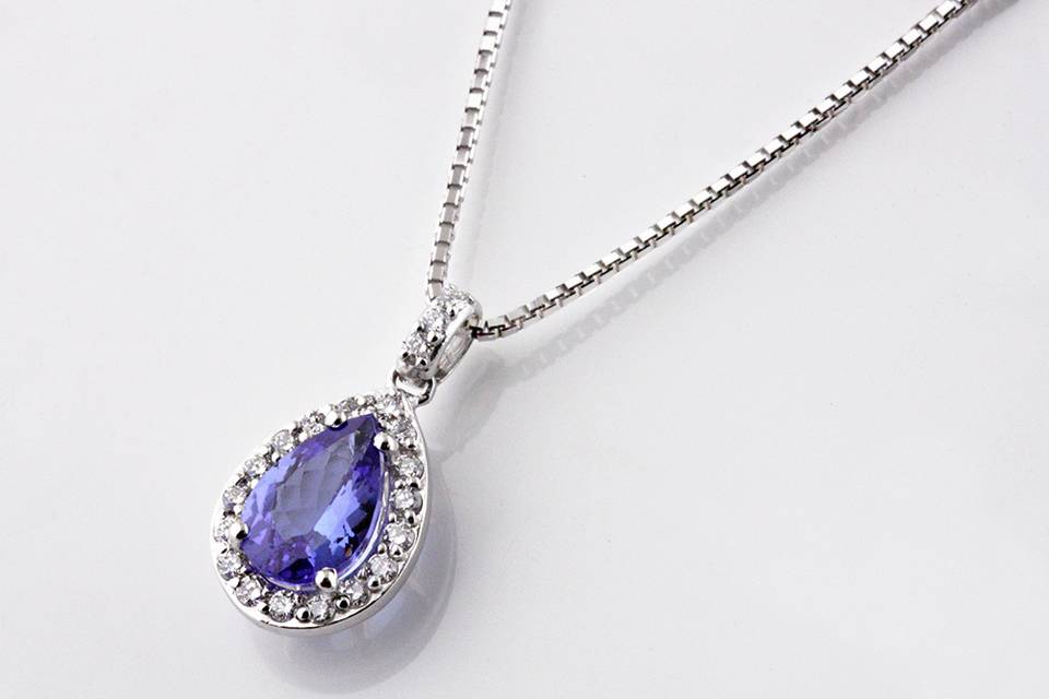 Tanzanite e diamanti