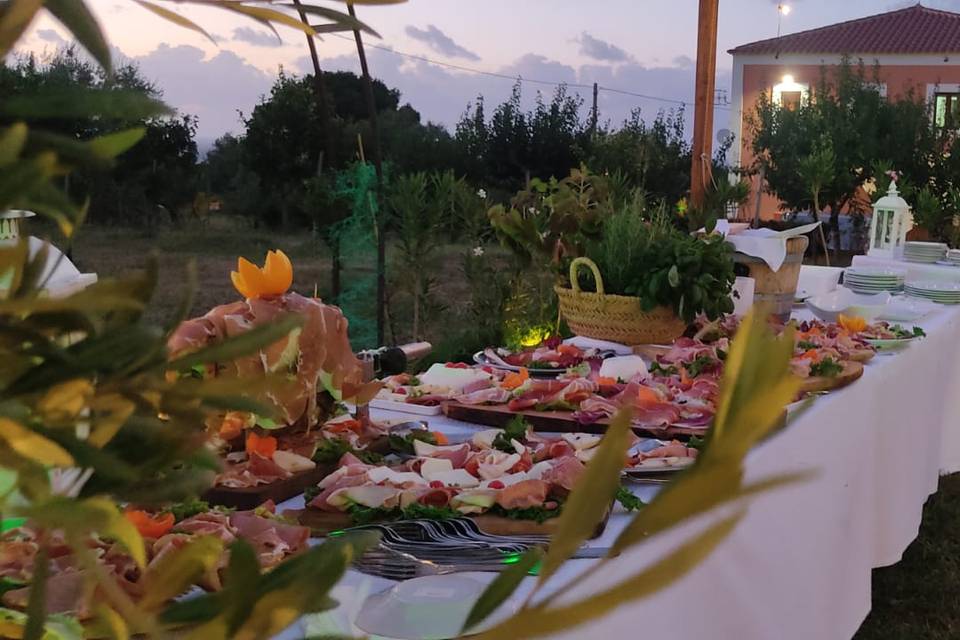 Tavoli aperitivo zona gazebo