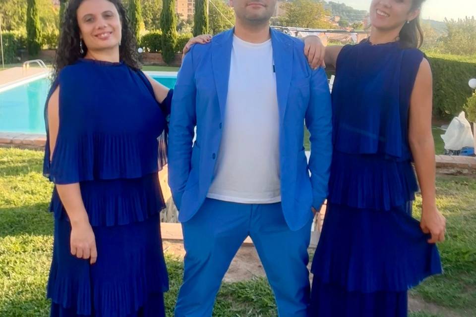 Trio in blue