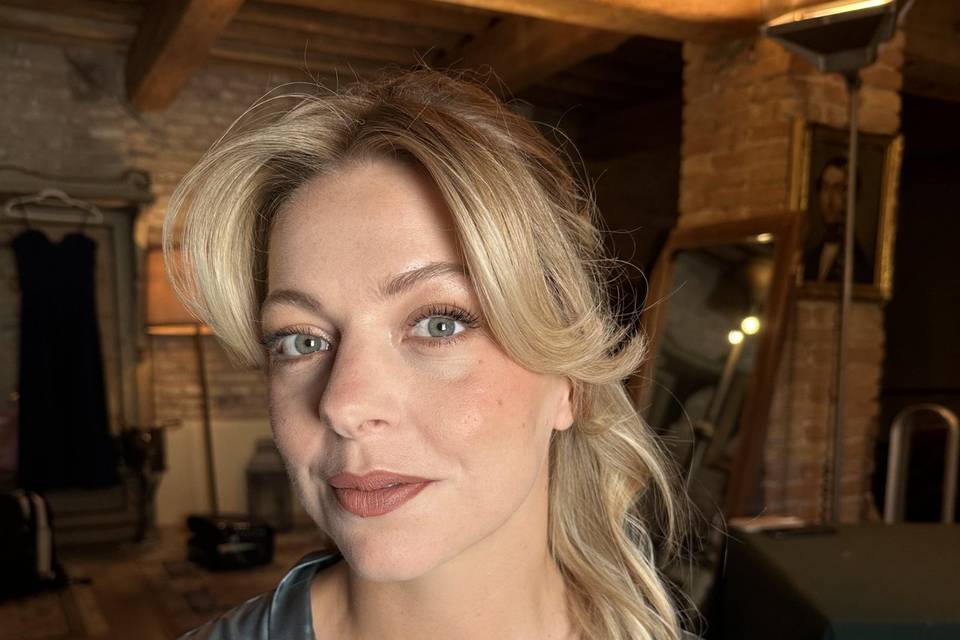 Make up damigella