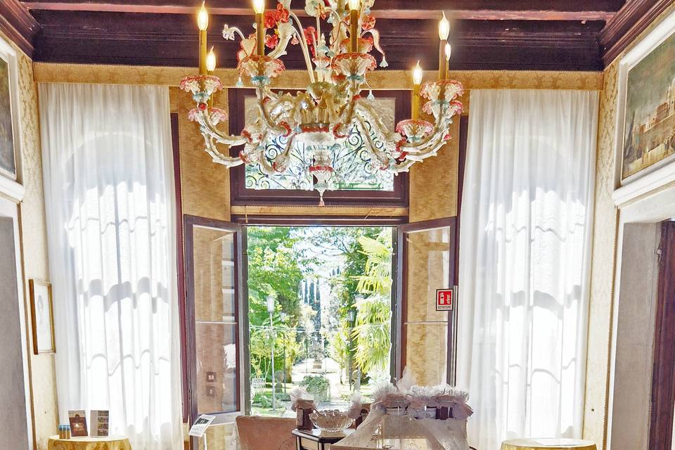 Salone Villa