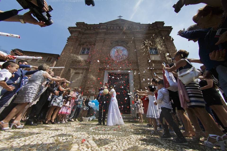 L'uscita dalla chiesa