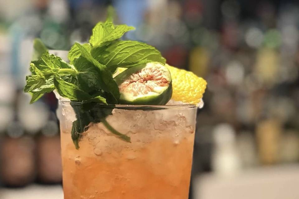 Tiki cocktail